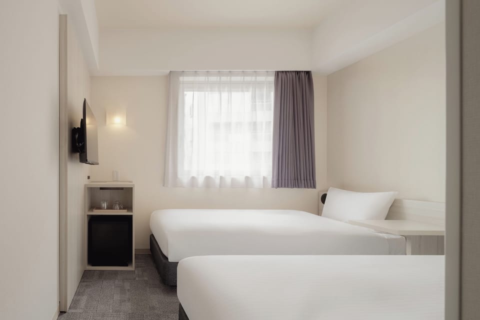 Basic Twin Room | Hypo-allergenic bedding, desk, laptop workspace, soundproofing