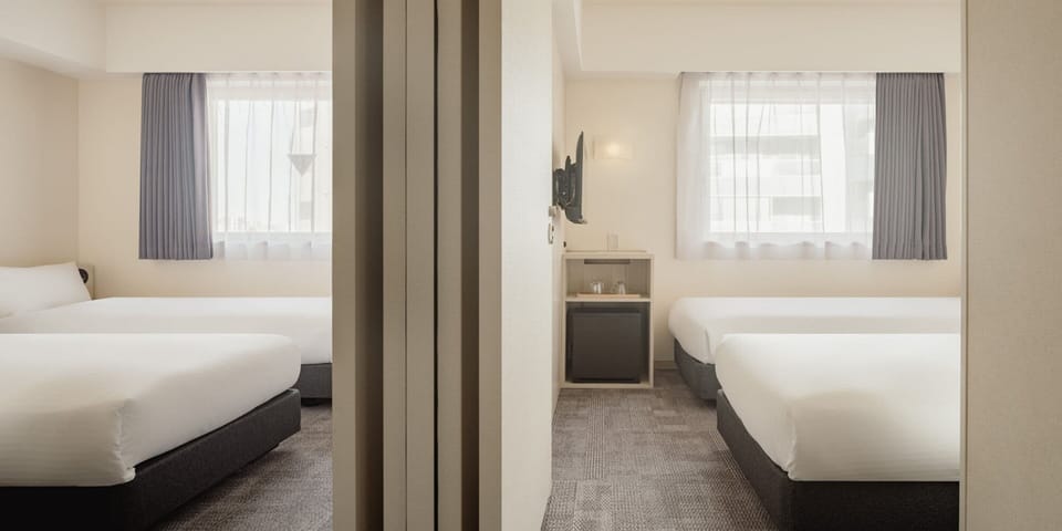 Twin Room, Non Smoking | Hypo-allergenic bedding available, desk, laptop workspace