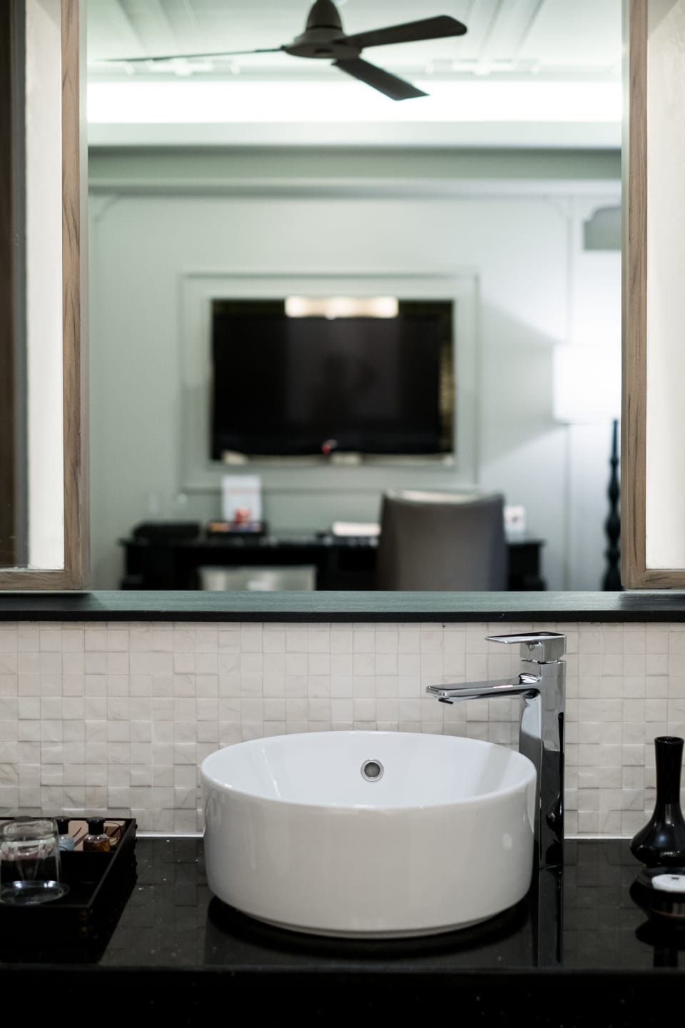Bathroom sink