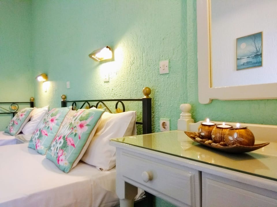Standard Studio (Triple) | 1 bedroom, desk, iron/ironing board, free WiFi
