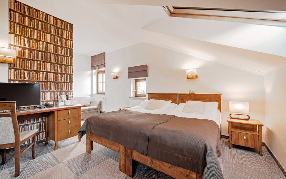 Deluxe Quadruple Room | In-room safe, desk, iron/ironing board, free WiFi