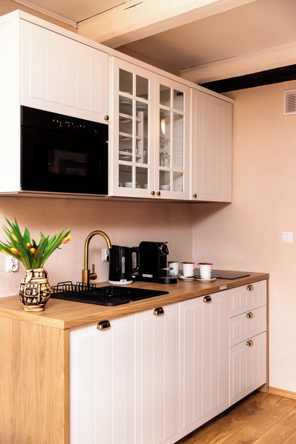 Luxury Apartment, City View | Private kitchen | Coffee/tea maker, electric kettle