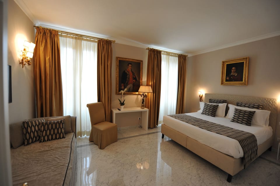 Deluxe Double Room (Via Condotti) | Minibar, in-room safe, free WiFi, bed sheets