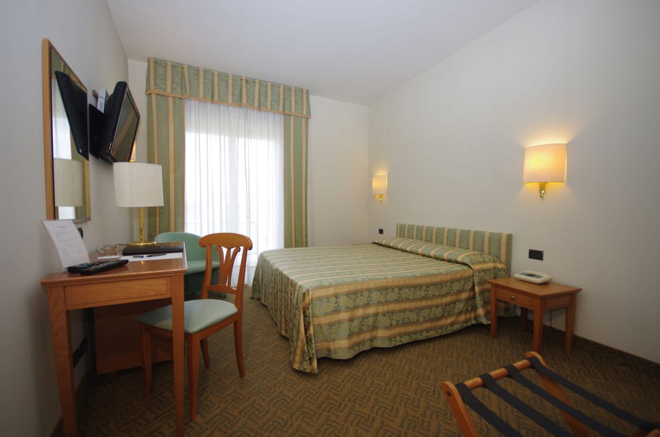 Standard Double Room, 1 Queen Bed | Minibar, desk, soundproofing, free WiFi