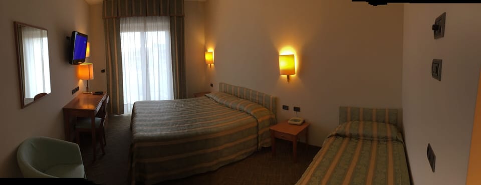 Superior Triple Room | Minibar, desk, soundproofing, free WiFi