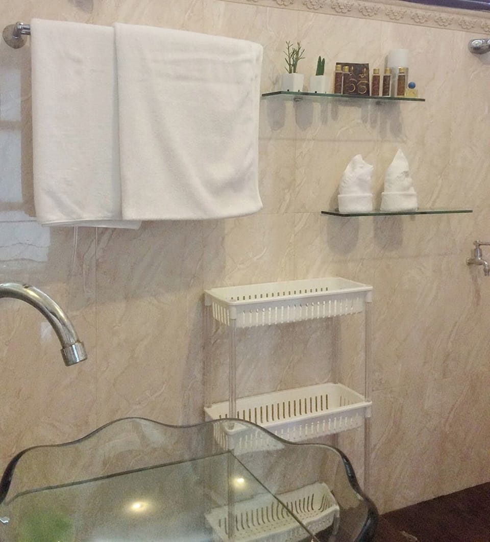Free toiletries, towels