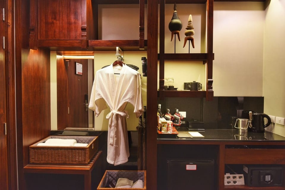 Deluxe Room | Premium bedding, down comforters, minibar, in-room safe