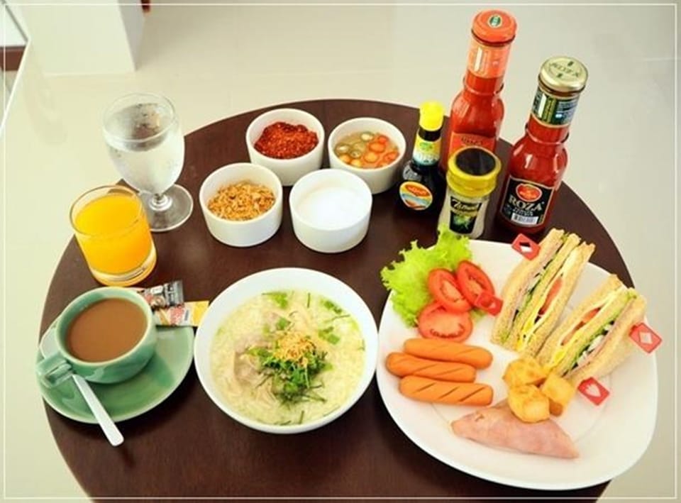 Daily continental breakfast for a fee