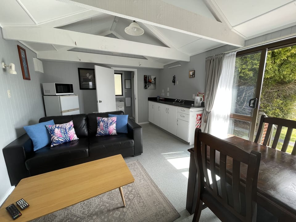 Self Contained Unit | Living area