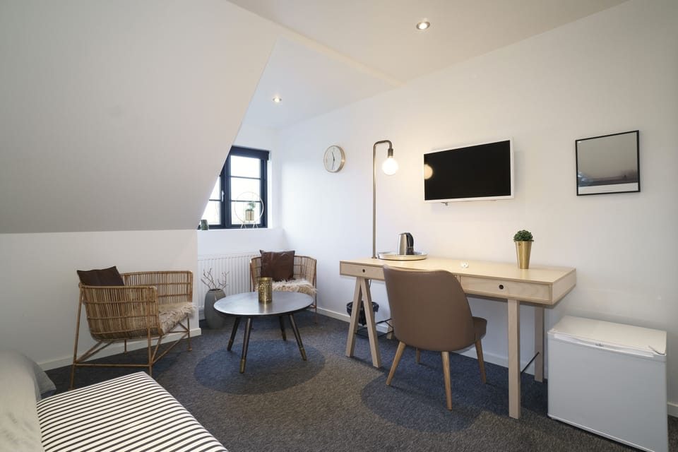 Double Room | Free WiFi, bed sheets