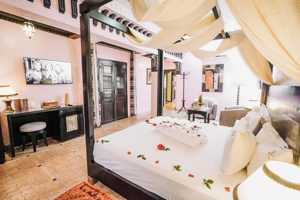 Suite | Egyptian cotton sheets, premium bedding, minibar, in-room safe