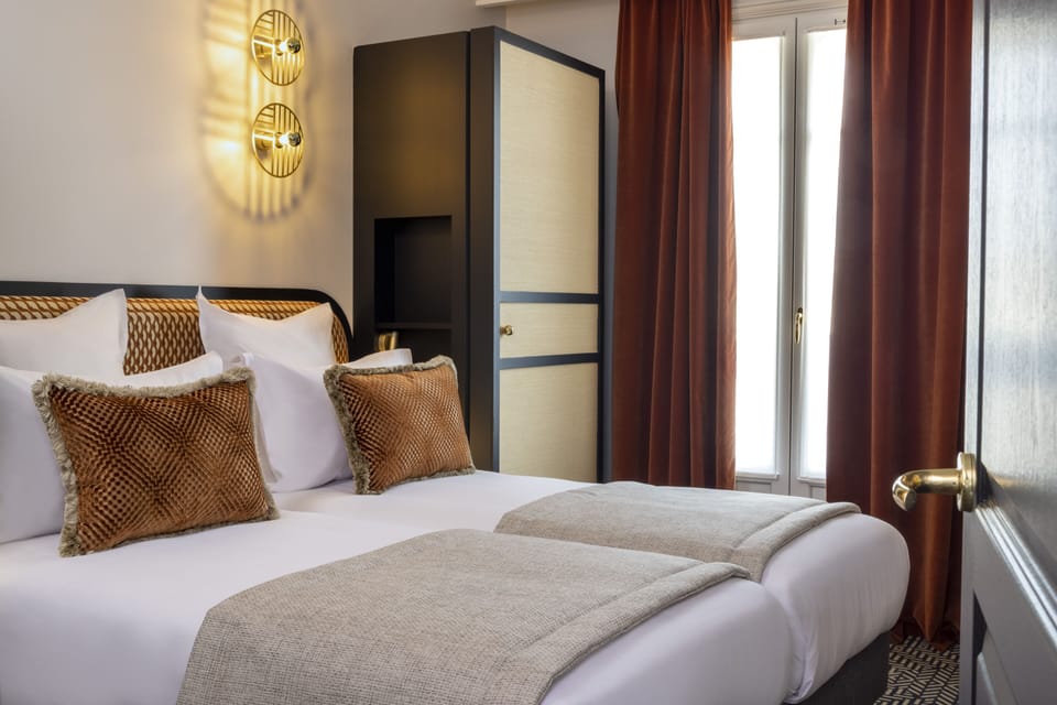 Premium bedding, in-room safe, desk, laptop workspace