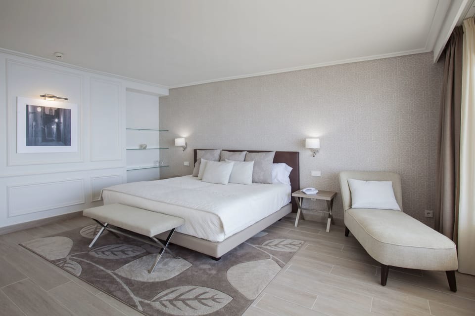 In-room safe, desk, blackout drapes, soundproofing