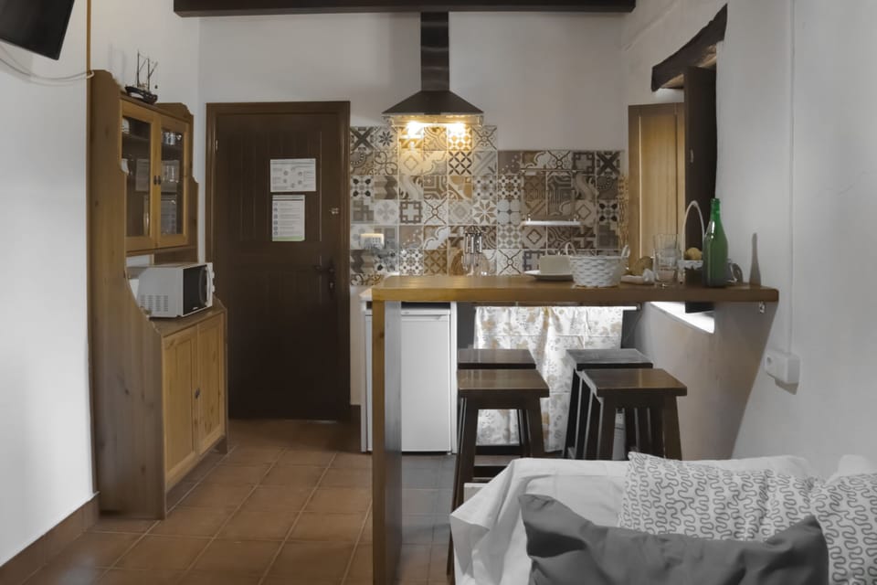 Basic Quadruple Room | Private kitchen | Toaster, blender, coffee grinder, mixer
