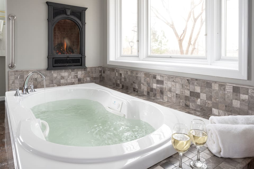 Patio Level 2 bedroom suite | Bathroom | Separate tub and shower, jetted tub, rainfall showerhead
