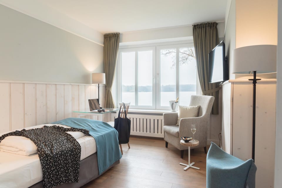 Standard Single Room, 1 Twin Bed, Non Smoking | Individually decorated, individually furnished, desk, iron/ironing board