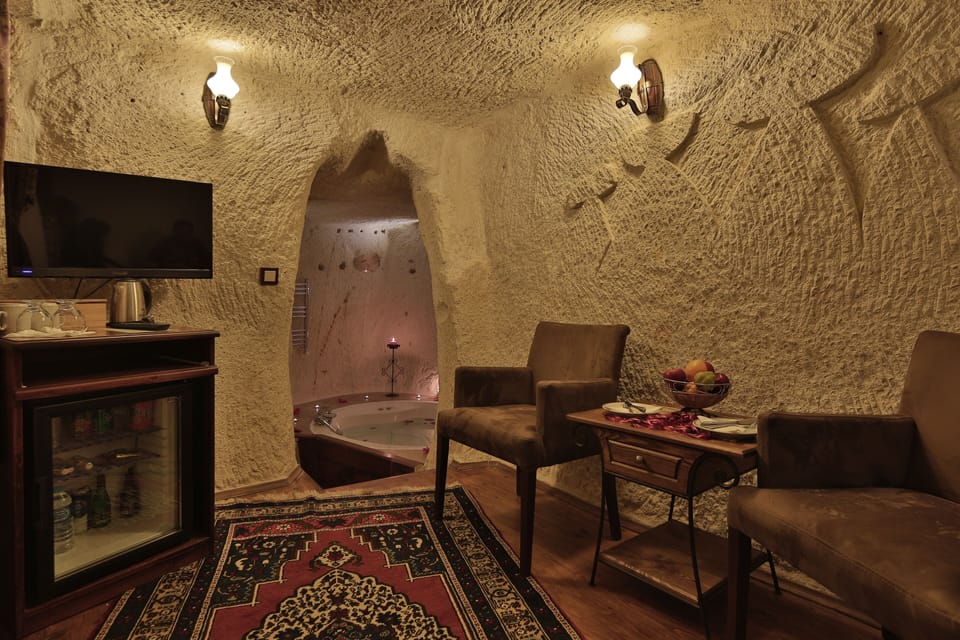 Honeymoon Room | Premium bedding, Select Comfort beds, minibar (some free items)