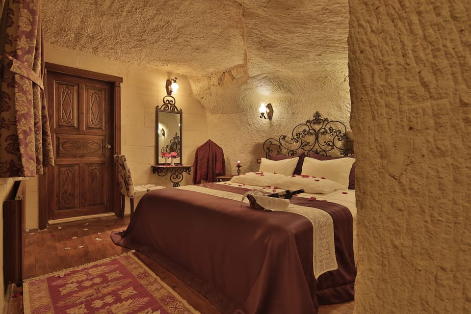 Honeymoon Room | Premium bedding, Select Comfort beds, minibar (some free items)