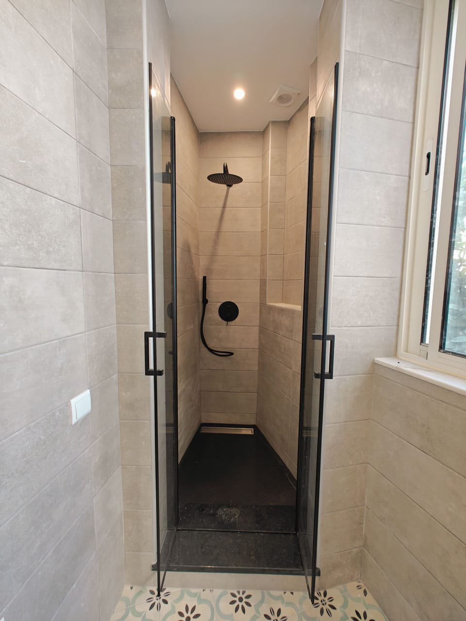 Twin Room, Private Bathroom | Bathroom | Shower, rainfall showerhead, towels