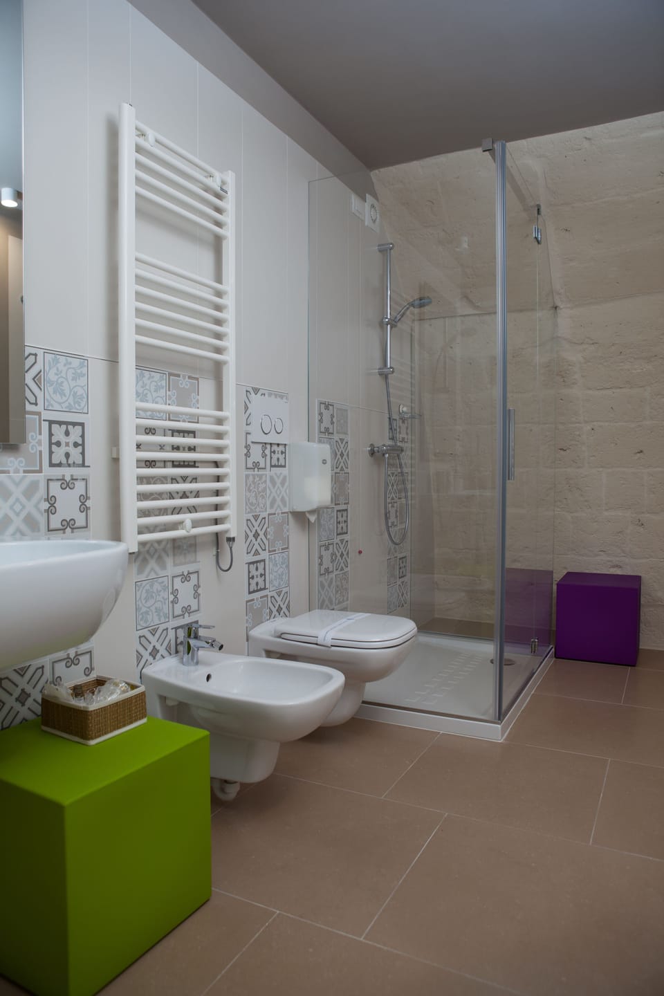 Premium Double Room | Bathroom | Hair dryer, towels