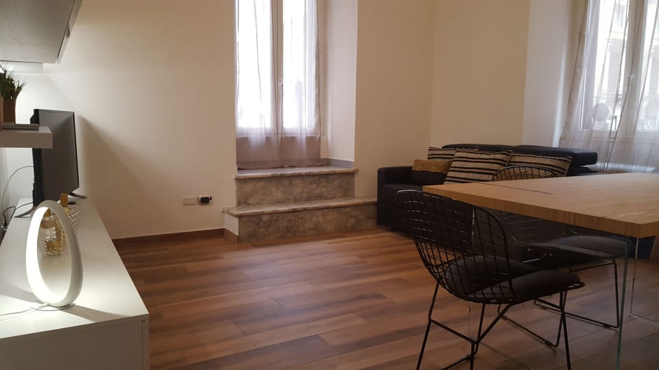 Deluxe Suite, Kitchen | Living area | 32-inch LCD TV with digital channels, TV