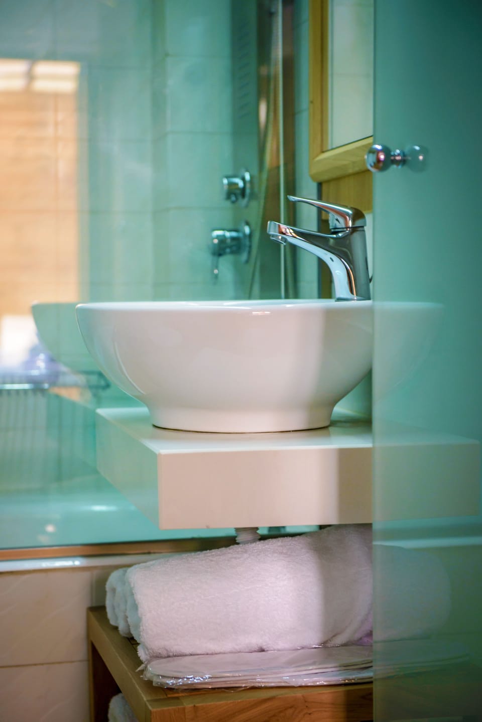 Junior Suite | Bathroom | Hair dryer, slippers, towels, soap