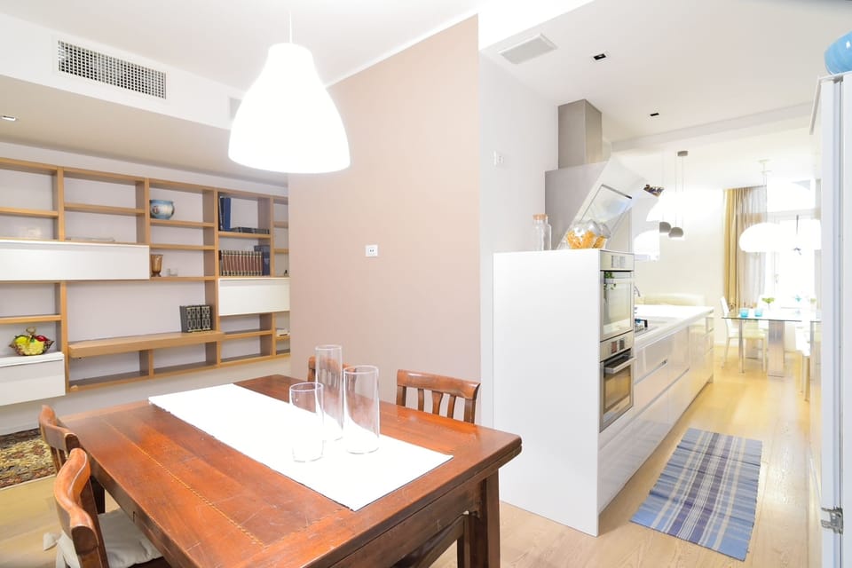 Apartment, 3 Bedrooms | 3 bedrooms, desk, iron/ironing board, free WiFi