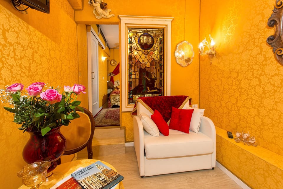 Superior Single Room, 1 Large Twin Bed | Living area | Flat-screen TV