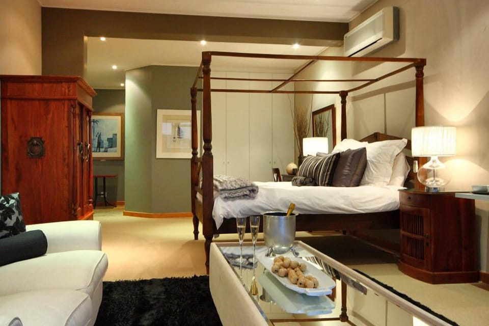 Honeymoon Room | 5 bedrooms, premium bedding, in-room safe, WiFi (free)