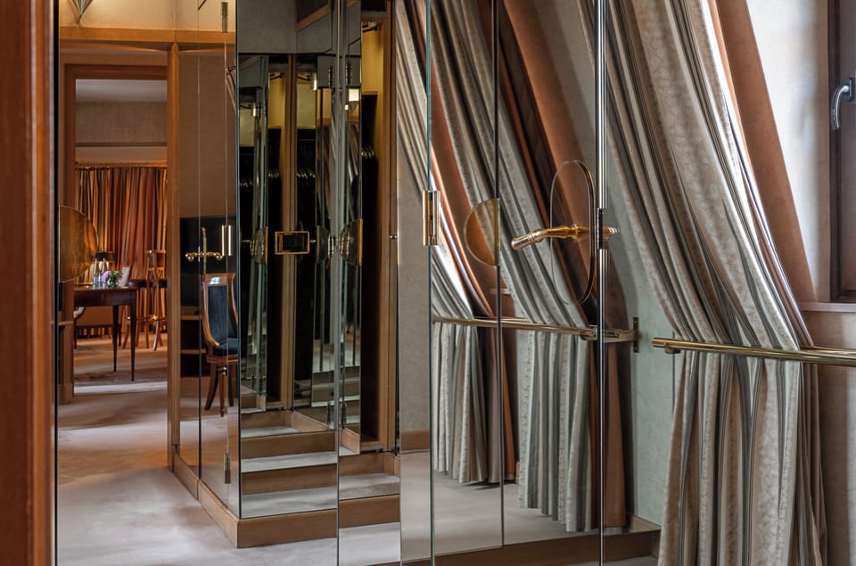 Royal Suite, 1 King Bed, Sauna | Premium bedding, minibar, in-room safe, desk