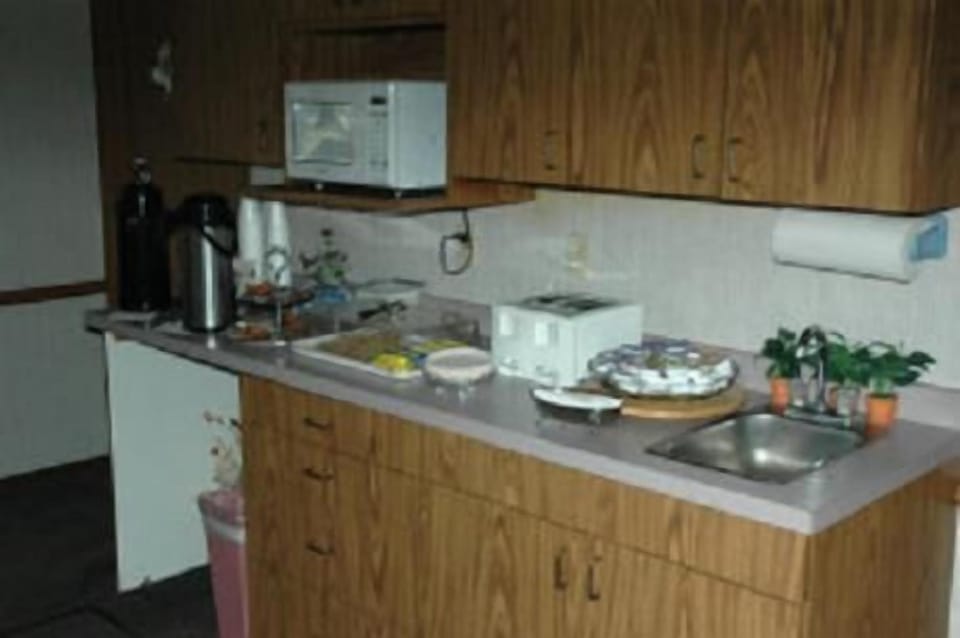 Fridge, microwave