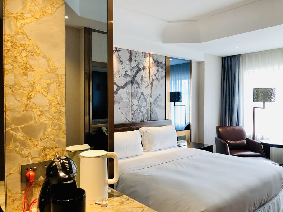 Executive Double Room | Premium bedding, minibar, in-room safe, desk