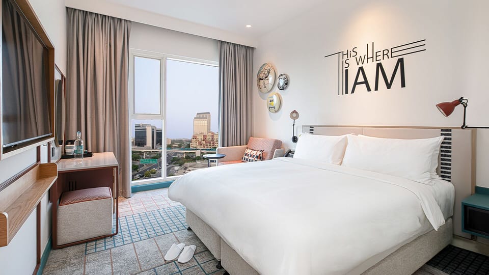 Rover Plus Room - Easy Access To Sheikh Zayed Road & Bur Dubai | In-room safe, desk, soundproofing, cribs (free)