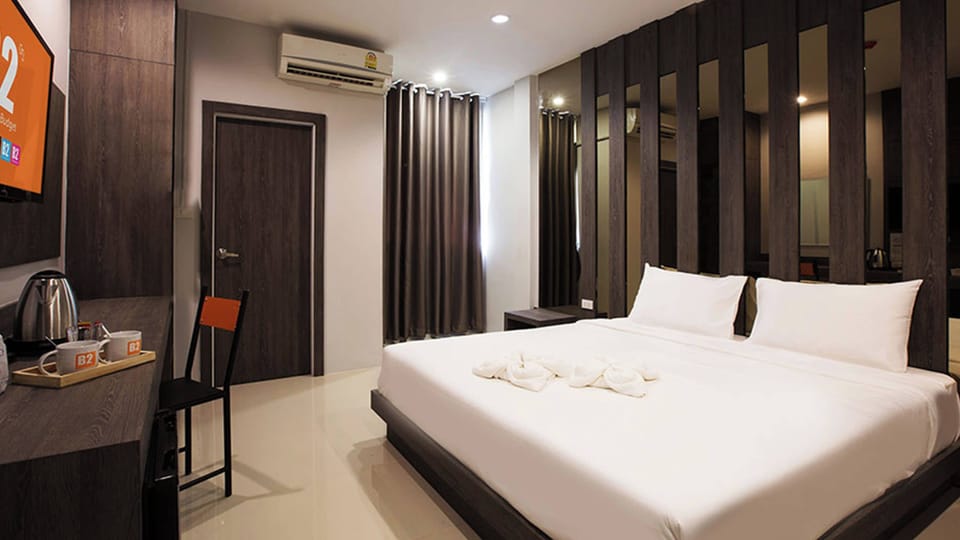 Deluxe Premier | Desk, free WiFi