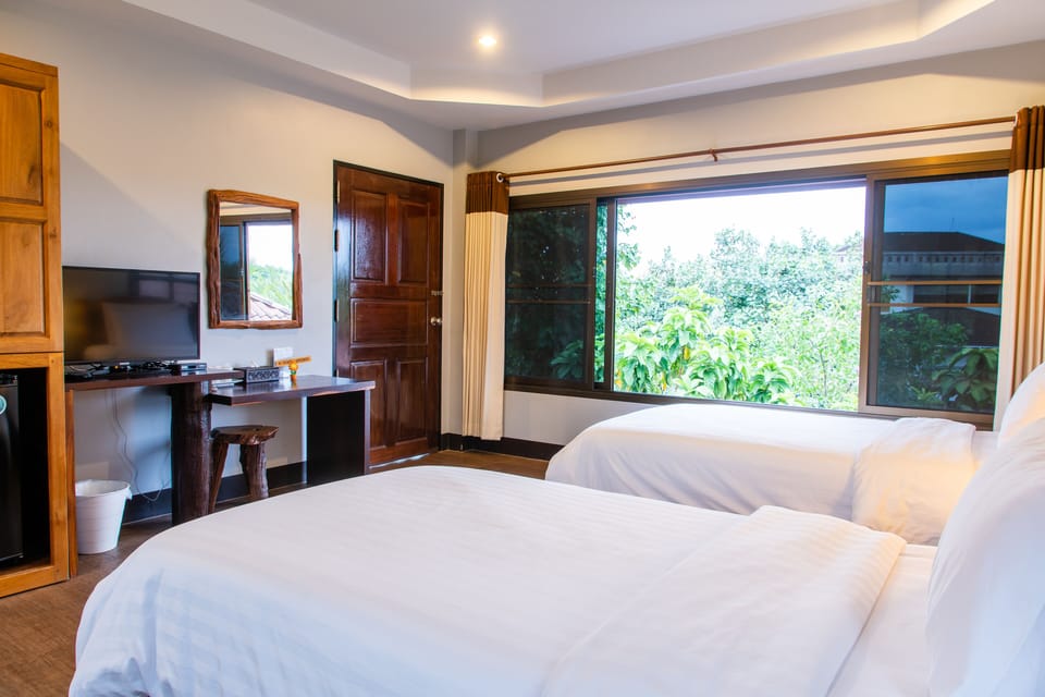 Superior Twin Room | Desk, free WiFi
