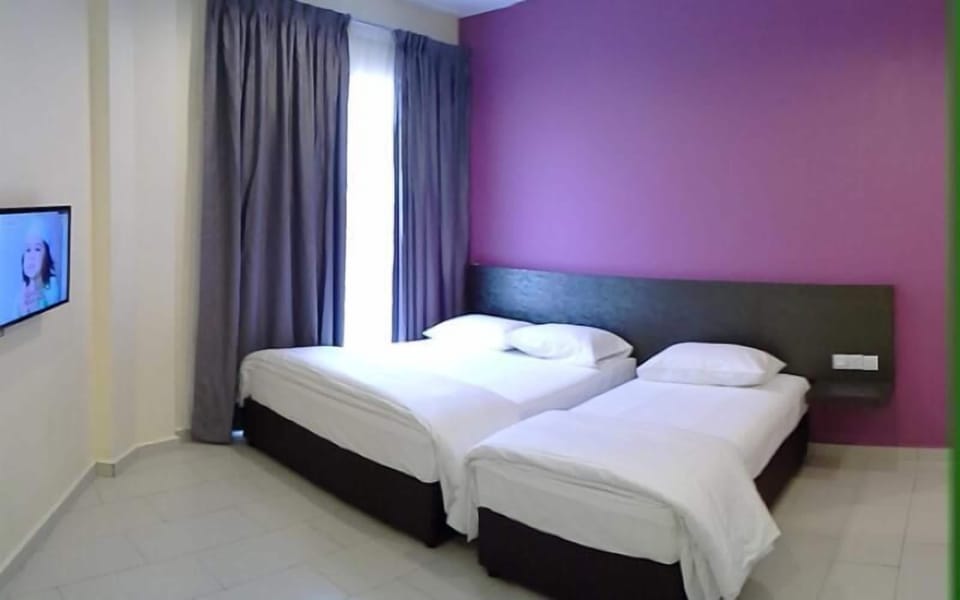 Family Room | Desk, iron/ironing board, free WiFi, bed sheets