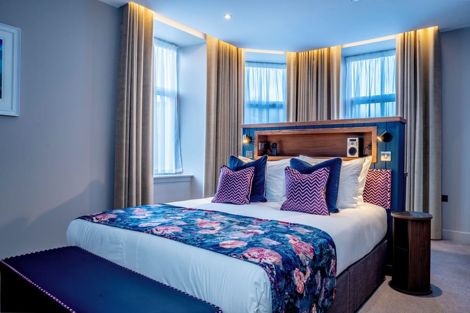 Superior Double Room, 1 King Bed | Soundproofing, iron/ironing board, free WiFi, bed sheets