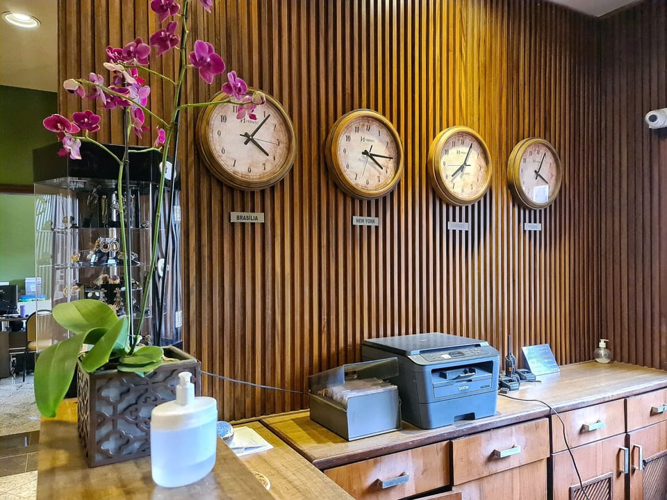 Concierge desk
