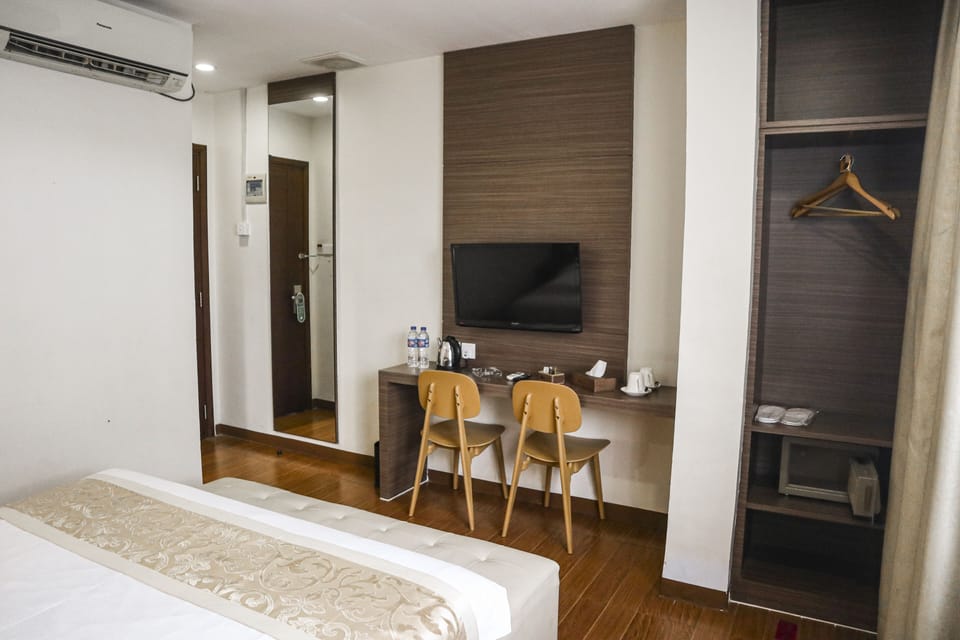 Deluxe Room | Desk, WiFi (free)