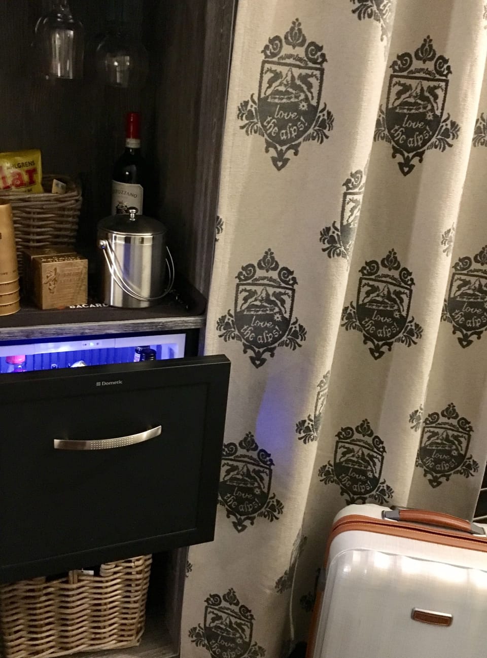 Deluxe Suite, 2 Bedrooms, Accessible, Hill View | Premium bedding, minibar, in-room safe, iron/ironing board (on request)