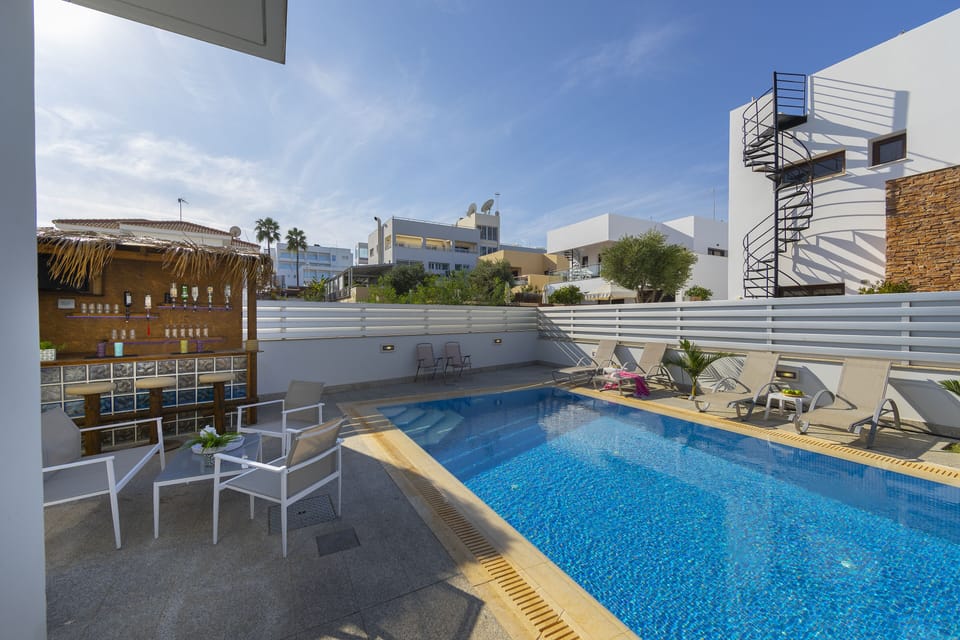 Private pool