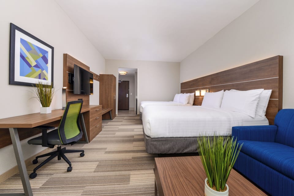 Premium bedding, pillowtop beds, in-room safe, individually decorated