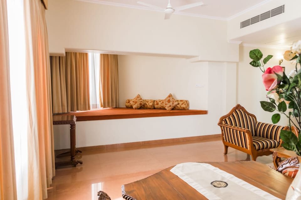 Superior Room | 1 bedroom, in-room safe, desk, blackout drapes