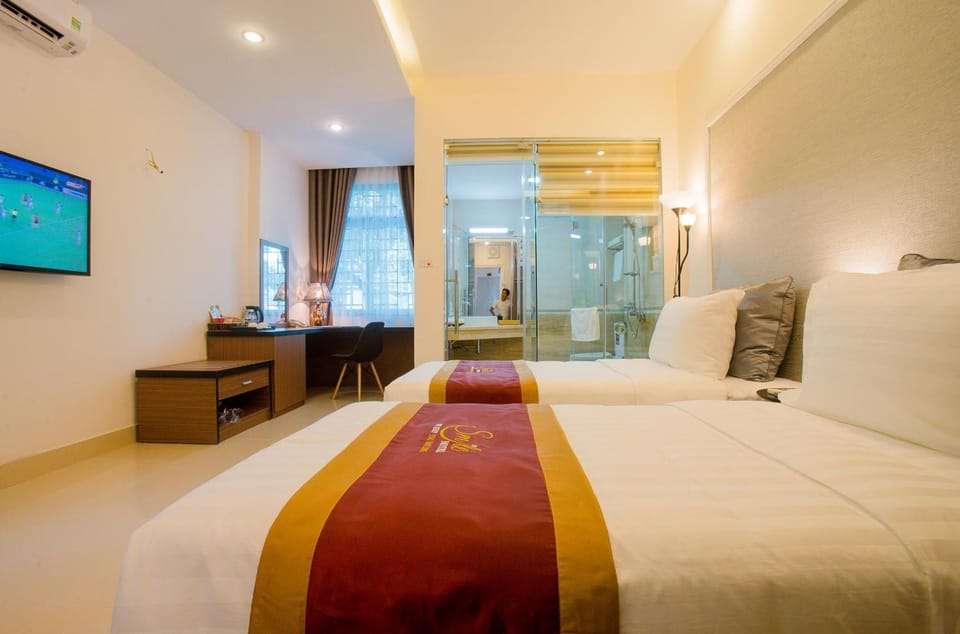 Minibar, desk, free WiFi, bed sheets