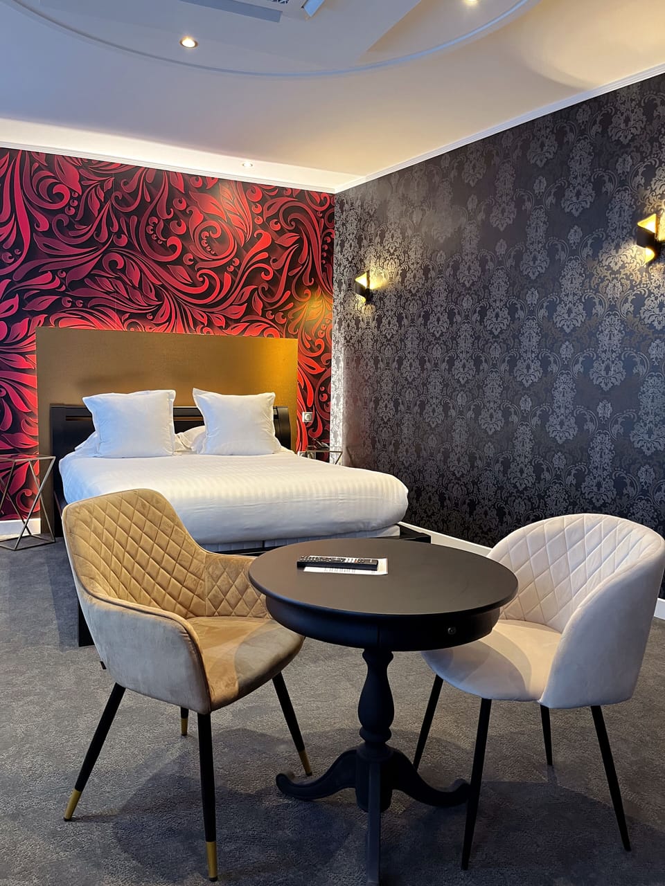 Comfort Room, Harbor View | Premium bedding, minibar, in-room safe, desk