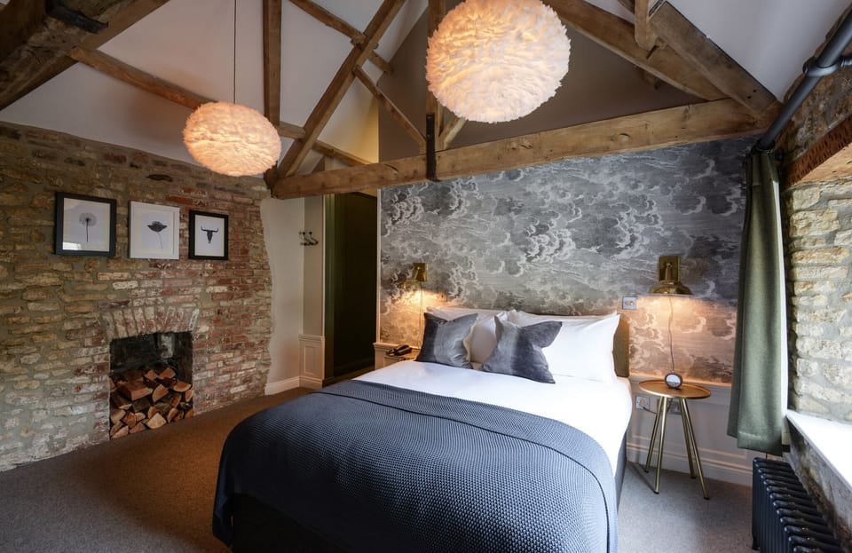 Superior Double Room | Premium bedding, individually decorated, individually furnished, desk