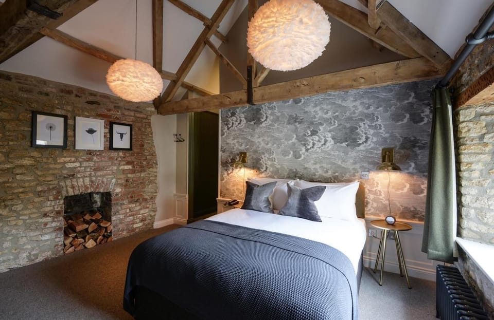 Superior Double Room | Premium bedding, individually decorated, individually furnished, desk