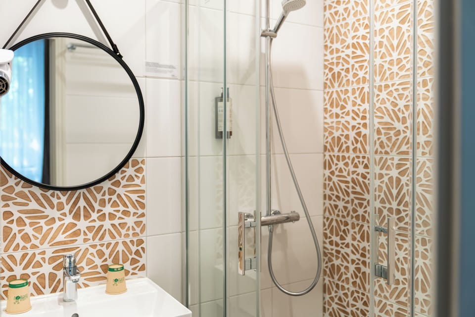 Standard Double Room | Bathroom | Free toiletries, hair dryer, towels, toilet paper