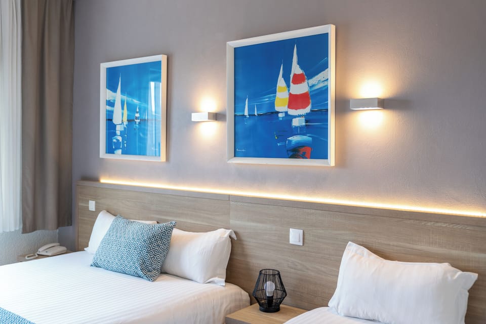 Comfort Triple Room | Desk, laptop workspace, soundproofing, free WiFi