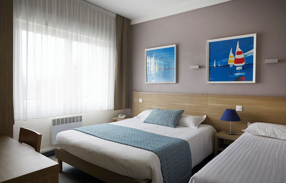 Comfort Triple Room | Desk, laptop workspace, soundproofing, free WiFi